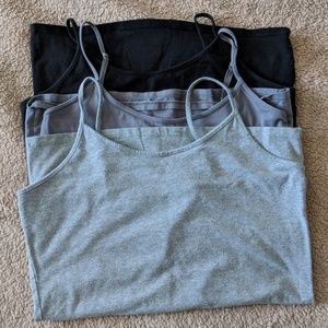 Bundle of 3 tank tops